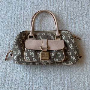 Dooney and bourke purse